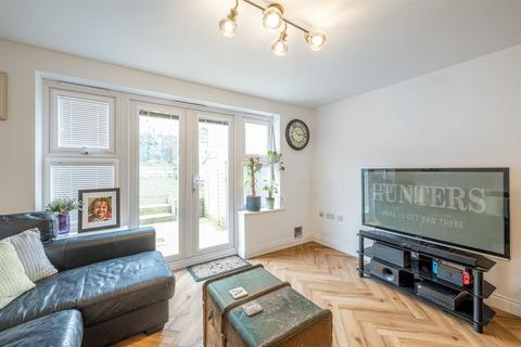 27 The Breeze, Brierley Hill, DY5 3AG