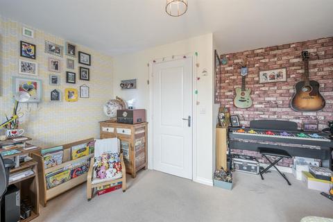 27 The Breeze, Brierley Hill, DY5 3AG