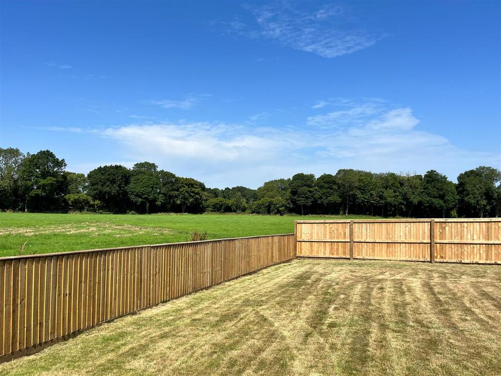 Plot 9 garden 1.jpg