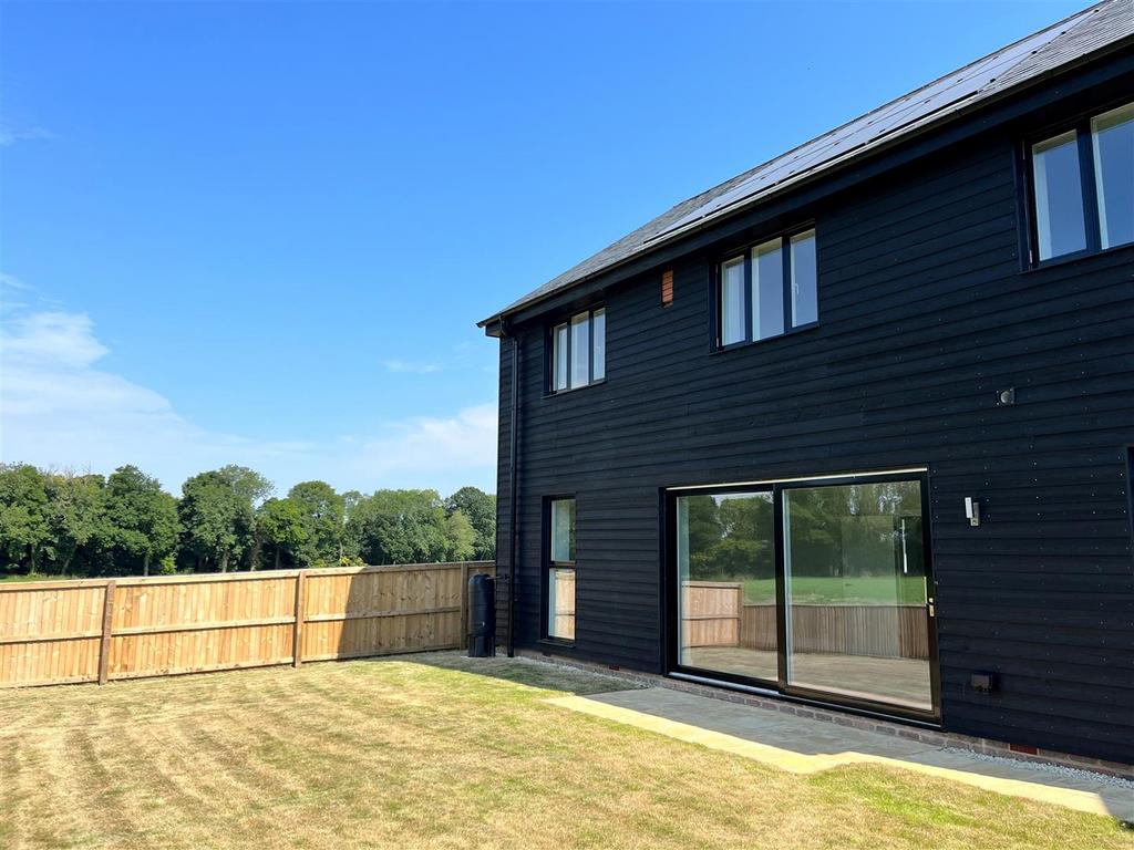 Plot 9 rear.jpg