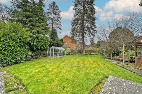 4 bedroom bungalow for sale, Woodlawn Grove, Kingswinford, DY6