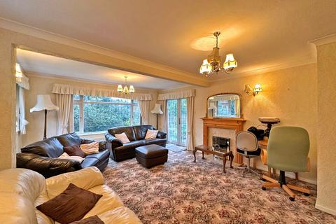 4 bedroom bungalow for sale, Woodlawn Grove, Kingswinford, DY6