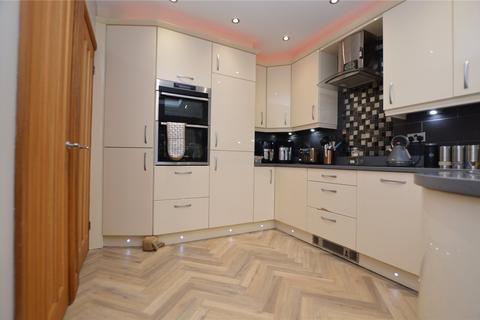 3 bedroom semi-detached house for sale, Willans Avenue, Rothwell, Leeds, West Yorkshire