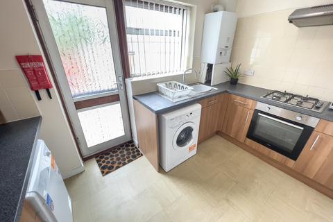 3 bedroom house to rent, Smithdown Road, L7 4JB,