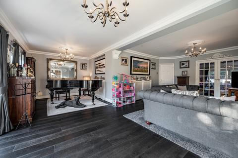 27 Poyntell Crescent, Chislehurst, BR7 6PJ