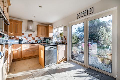 27 Poyntell Crescent, Chislehurst, BR7 6PJ
