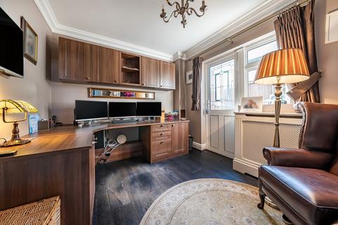 27 Poyntell Crescent, Chislehurst, BR7 6PJ