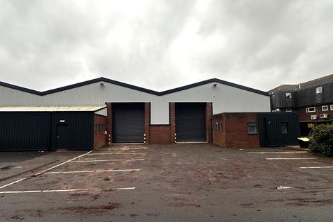 Industrial unit to rent, Bays 1 & 2, G8 Business Park, Kidderminster, DY11 7HJ