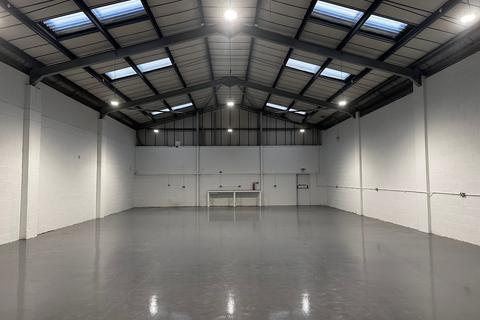 Industrial unit to rent, Bays 1 & 2, G8 Business Park, Kidderminster, DY11 7HJ