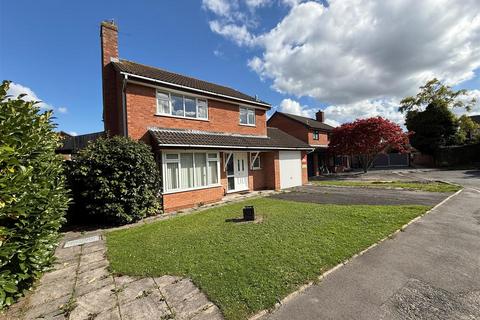 4 bedroom detached house for sale, Buckingham Close, Oswestry