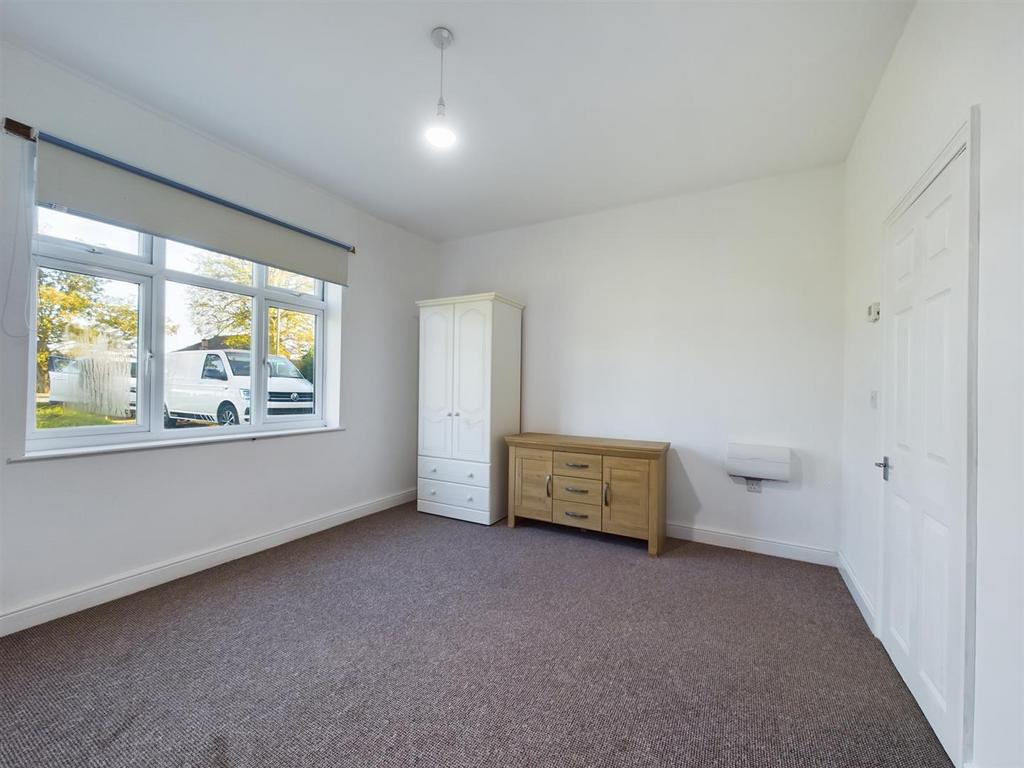 Bedroom 1 (Largest)