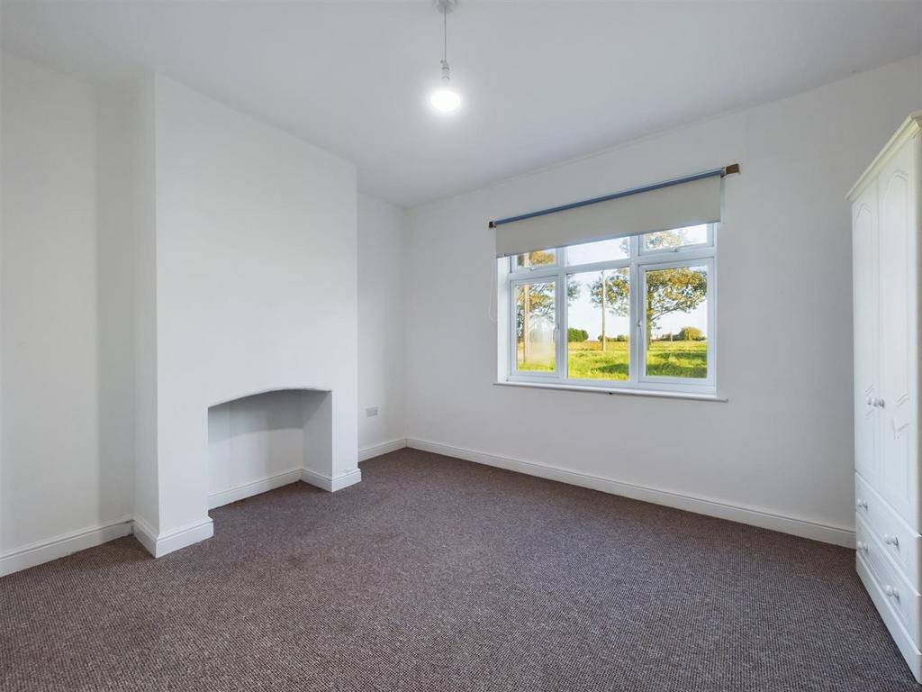 Bedroom 1 (Largest)