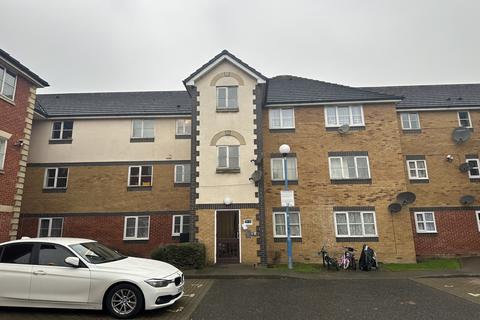 2 bedroom flat to rent, St. Aidans Court, Barking, IG11 0XH