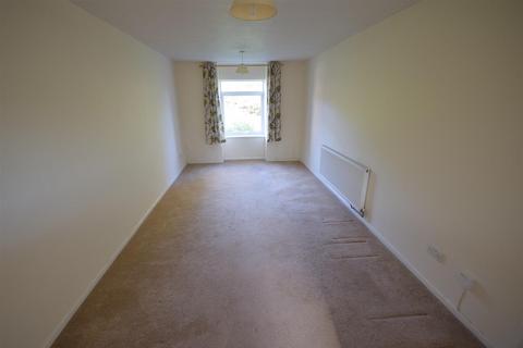 2 bedroom flat for sale, Field View, Chippenham