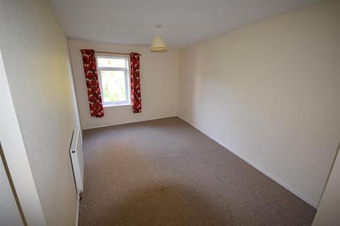 2 bedroom flat for sale, Field View, Chippenham