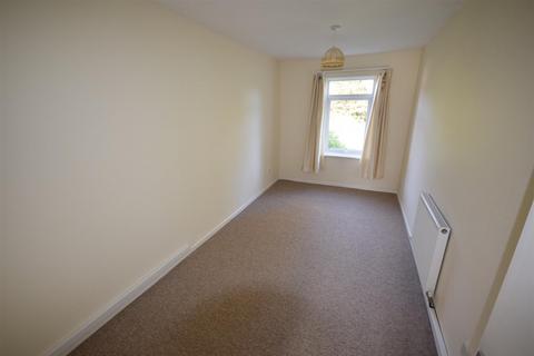2 bedroom flat for sale, Field View, Chippenham