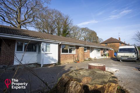 4 bedroom bungalow for sale, Shawfield Road, Aldershot, GU12