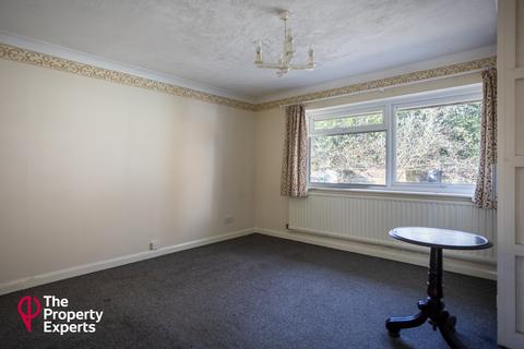 4 bedroom bungalow for sale, Shawfield Road, Aldershot, GU12