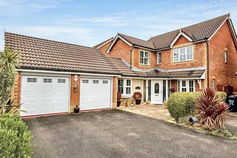 4 bedroom detached house for sale, Anchorage Way, Eastbourne