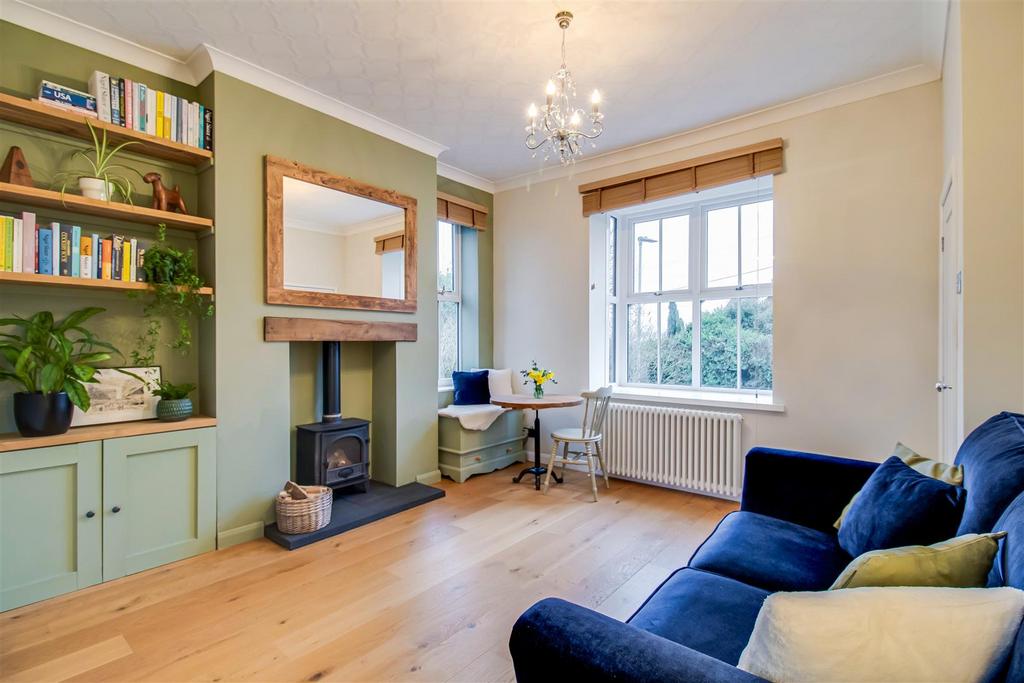Sitting/dining room