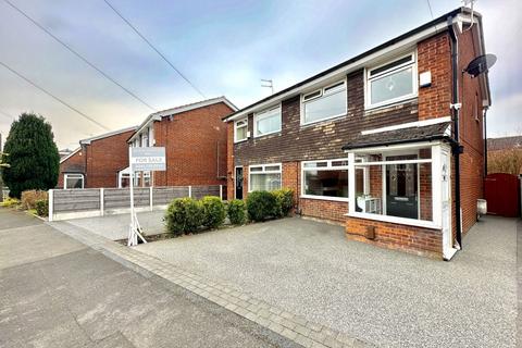 19 Dunnock Close, Stockport, SK2 5XD
