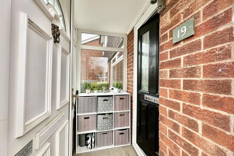 19 Dunnock Close, Stockport, SK2 5XD