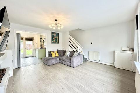 19 Dunnock Close, Stockport, SK2 5XD
