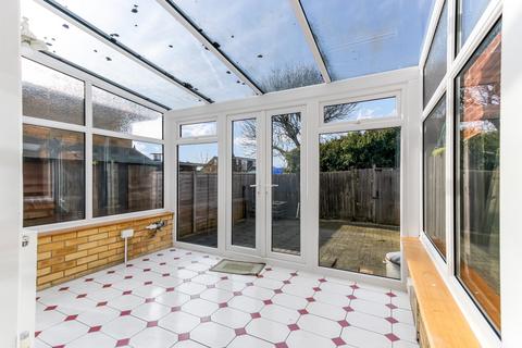 8 Southview Close, Cheshunt, Waltham Cross, EN7 6RT