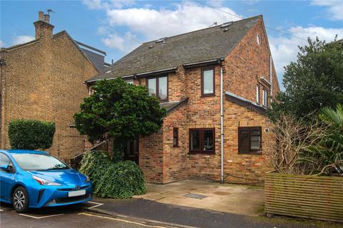 14 Latimer Road, Teddington, TW11 8QA
