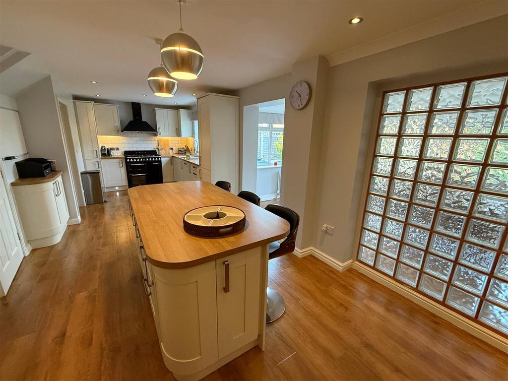 Kitchen Family Room