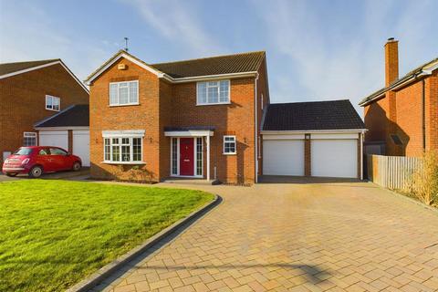 5 bedroom detached house for sale, Allonby Way, Aylesbury HP21