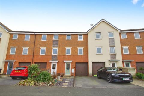 4 bedroom townhouse for sale, Celsus Grove, Swindon SN1