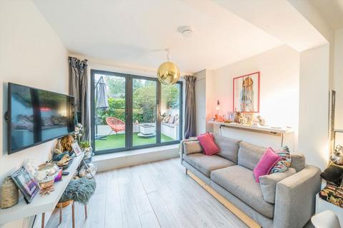 2 bedroom flat for sale, Tufnell Park Road, London N7