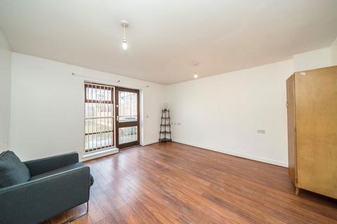 2 bedroom terraced house to rent, Watts Street, London SE15