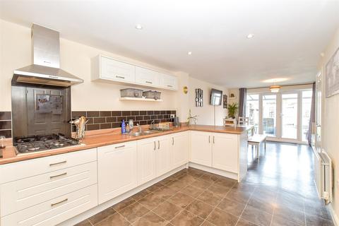 3 bedroom townhouse for sale, Broom Field Way, Bognor Regis, West Sussex