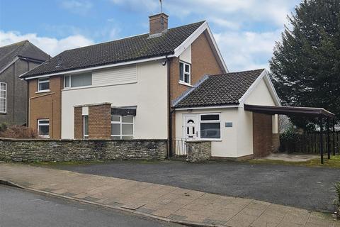 4 bedroom house for sale, Church Street, Knighton