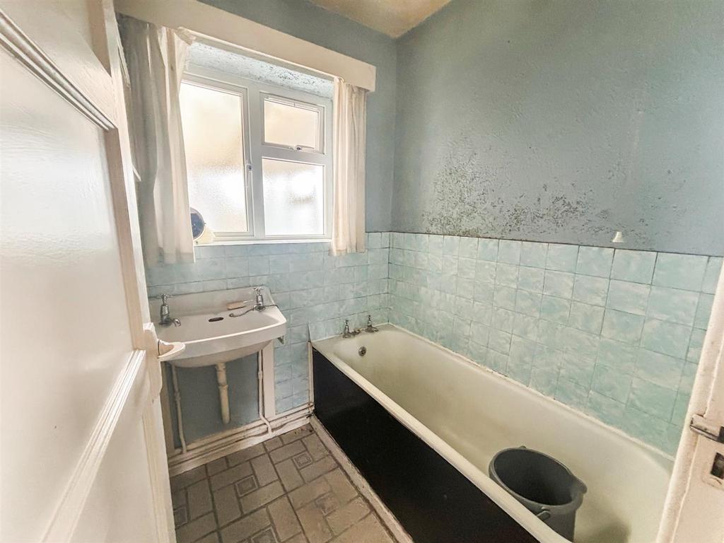 Ground Floor Bathroom