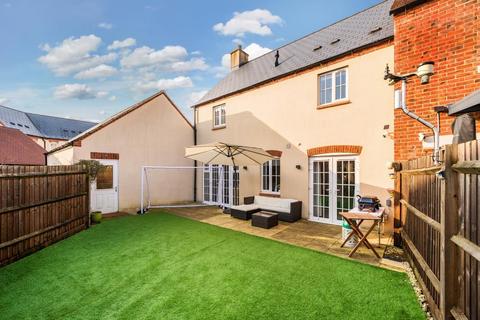 3 bedroom semi-detached house for sale, Kingsmere,  Bicester,  Oxfordshire,  OX26