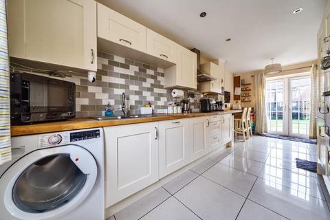 3 bedroom semi-detached house for sale, Kingsmere,  Bicester,  Oxfordshire,  OX26