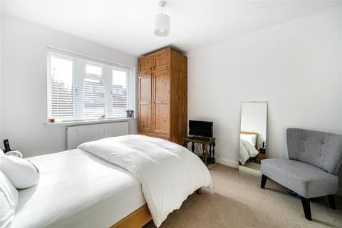 25 Laurel Close, North Warnborough, Hook, RG29 1BH