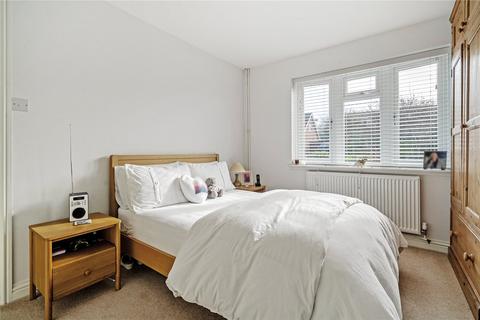 25 Laurel Close, North Warnborough, Hook, RG29 1BH