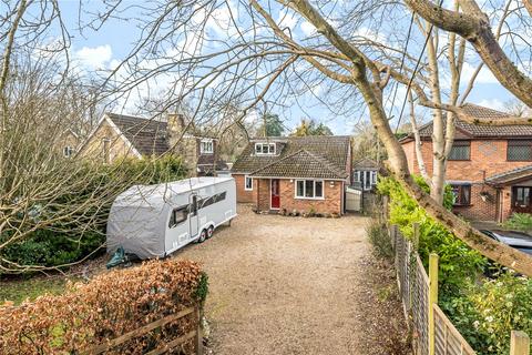 Nash Grove Lane, Wokingham RG40