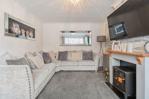 3 bedroom end of terrace house for sale, Simpsons Lane, Knottingley WF11