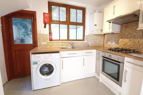 3 bedroom terraced house to rent, Castle Street, Brighton, BN1