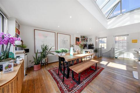 3 bedroom mews for sale, Ledbury Mews North, W11