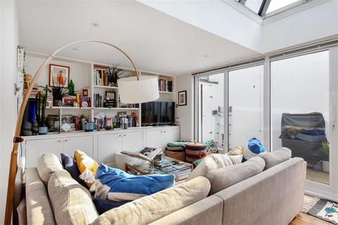 3 bedroom mews for sale, Ledbury Mews North, W11