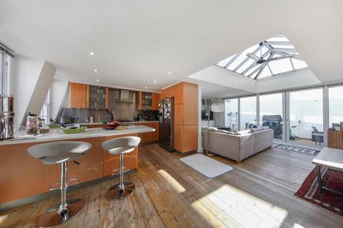 3 bedroom mews for sale, Ledbury Mews North, W11