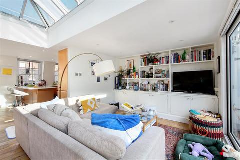 3 bedroom mews for sale, Ledbury Mews North, W11