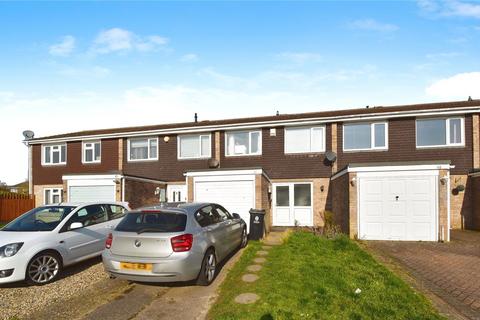 3 bedroom terraced house to rent, Kingsman Drive, Clacton-on-Sea, Essex, CO16