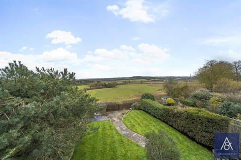 3 bedroom semi-detached house for sale, South Close, Banbury OX17